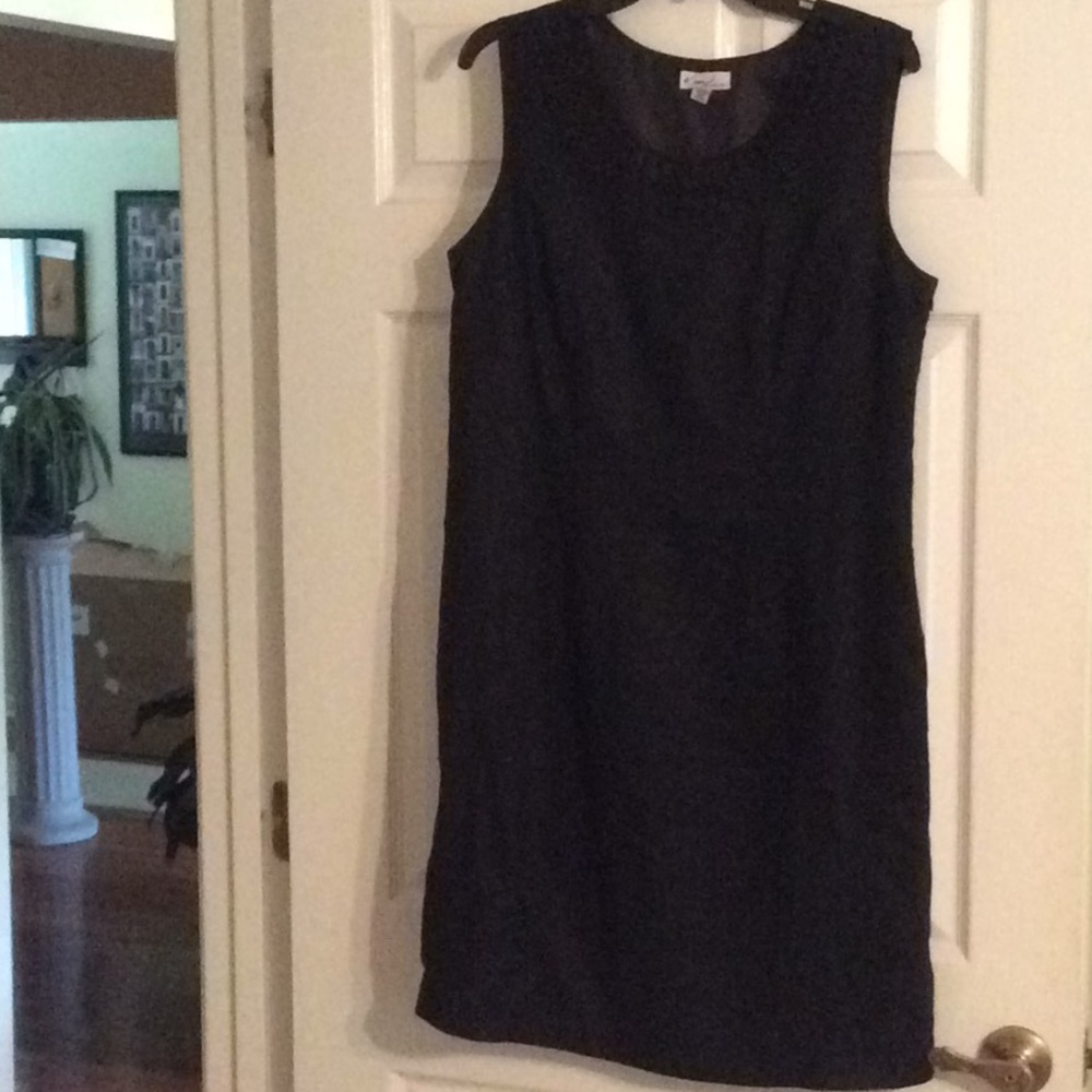 Black lined linen sleeveless dress